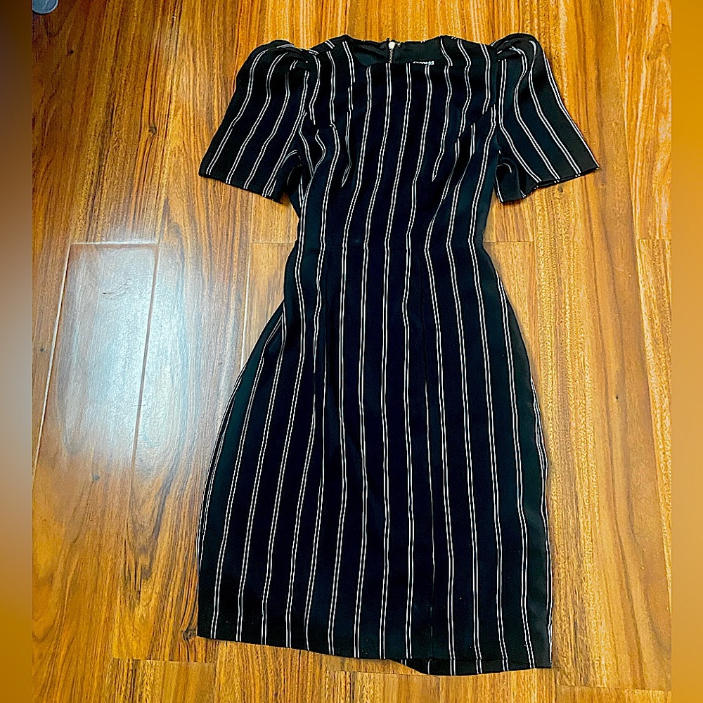 Black and white striped size xs Fashionable